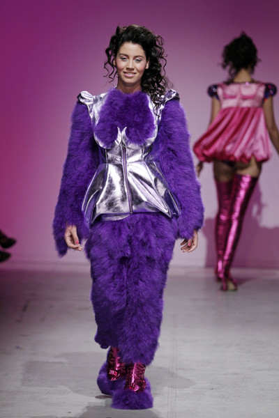 Petite Fashion Blog on Jimmypaul Toont Show Vol Barbies     Amsterdam Fashion Week   Fashion